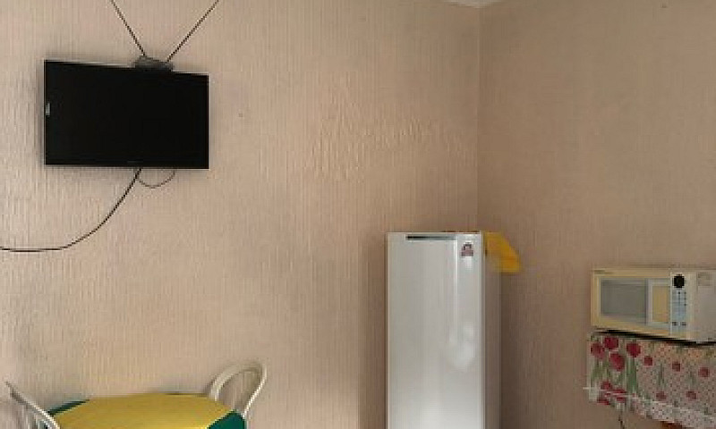 Quarto-Suite Semimob...
