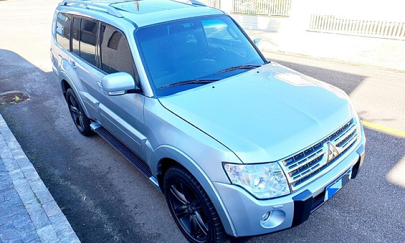 ?Mitsubishi Pajero F...