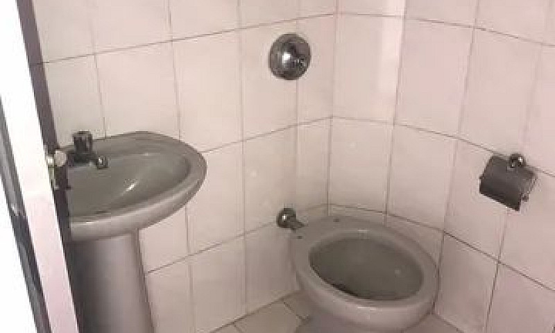 Kitnet Com Espaço Pa...