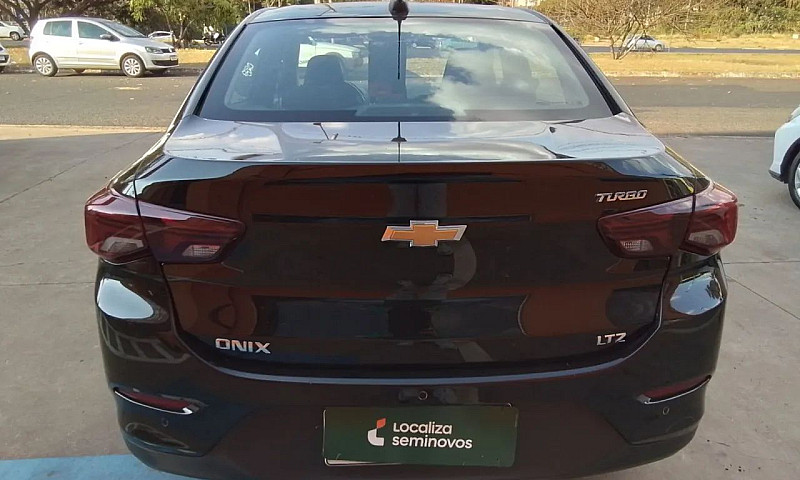 Chevrolet Onix Hatch...