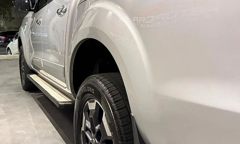 Nissan Frontier Plat...