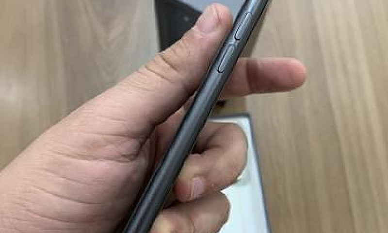 Iphone 8 Black 64G...