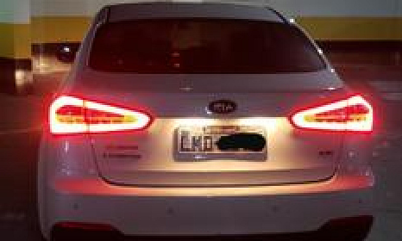 Kia Cerato Muito Nov...