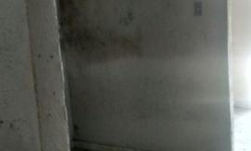 Aluga-Se Casa...