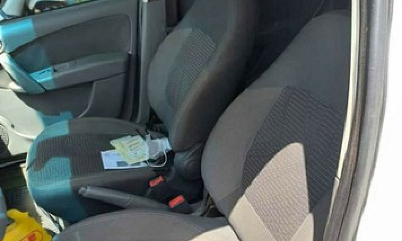 Carro Attractive 201...