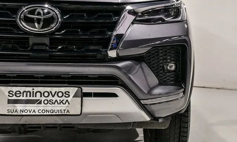 Toyota Hilux Sw4 2.8...