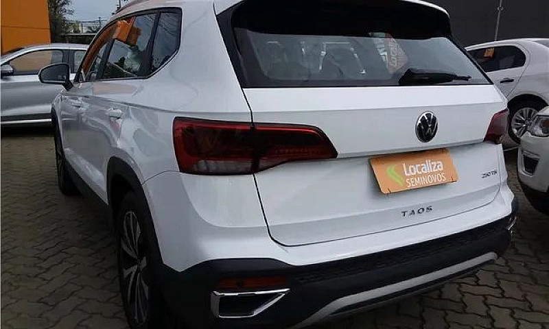 Volkswagen Taos 2022...