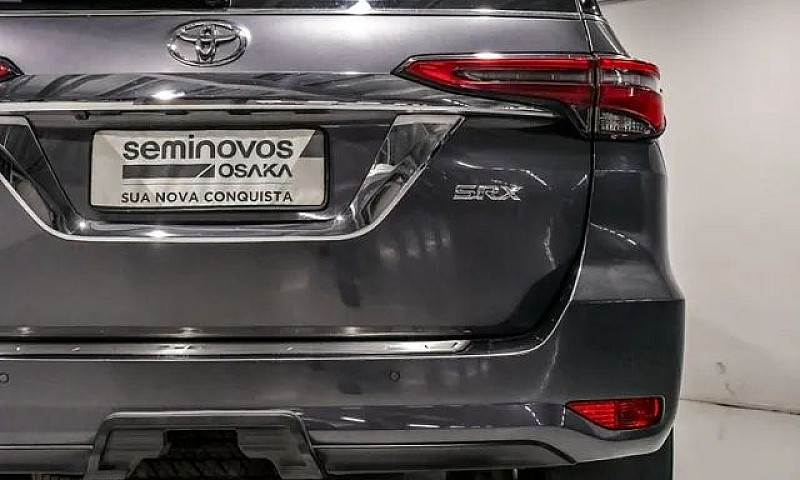Toyota Hilux Sw4 2.8...