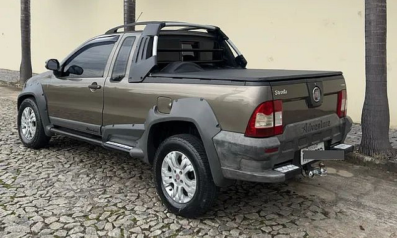 Fiat Strada 2009...