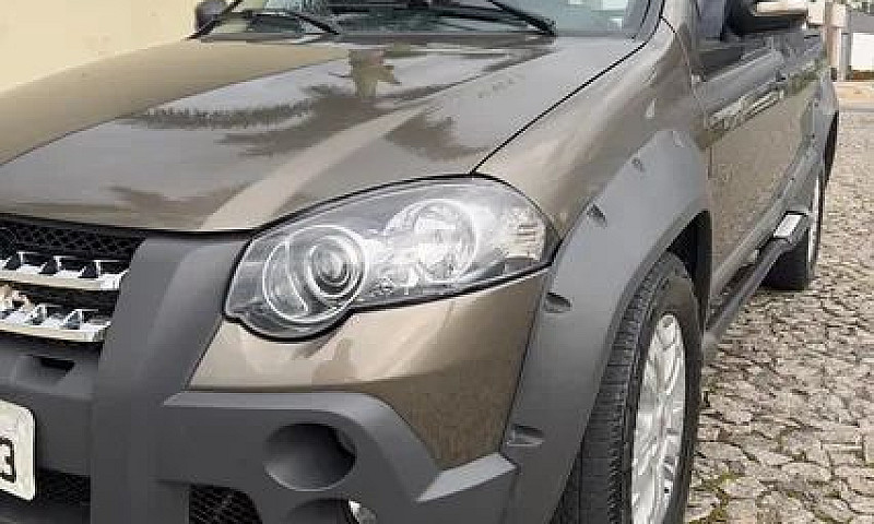 Fiat Strada 2009...