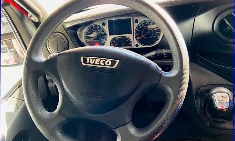 Iveco Bau Seco Ano 2...