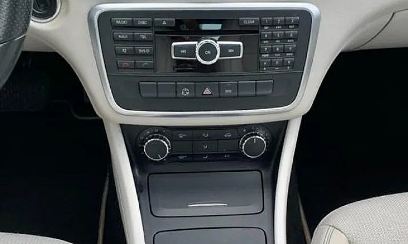 Mercedes-Benz Cla-20...