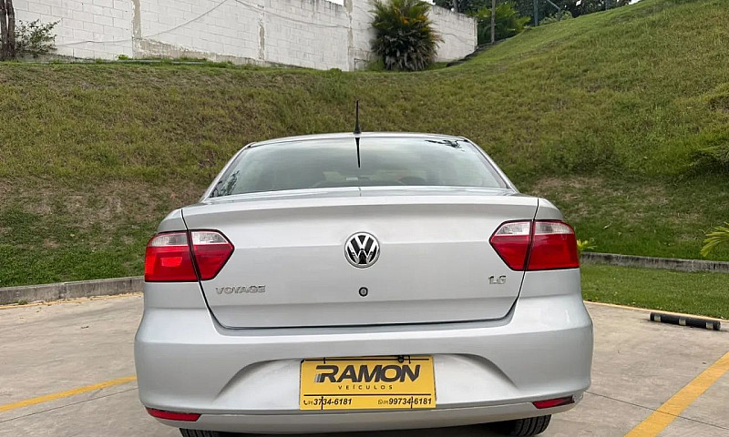 Volkswagen Voyage 1....