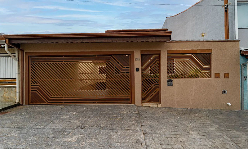 Casa Para Venda Em J...
