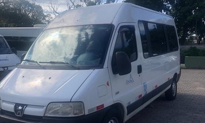 Van - Peugeout Box 1...