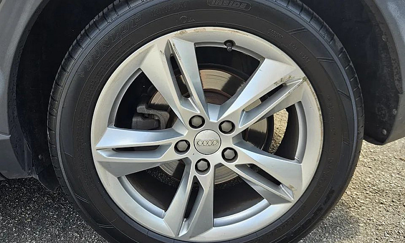 Audi Q3 Audi Black E...