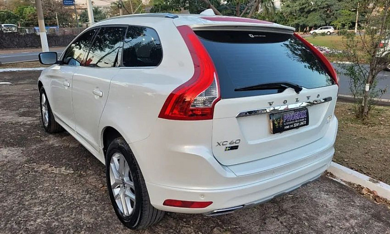 Volvo Xc60 2.4 D5 Mo...