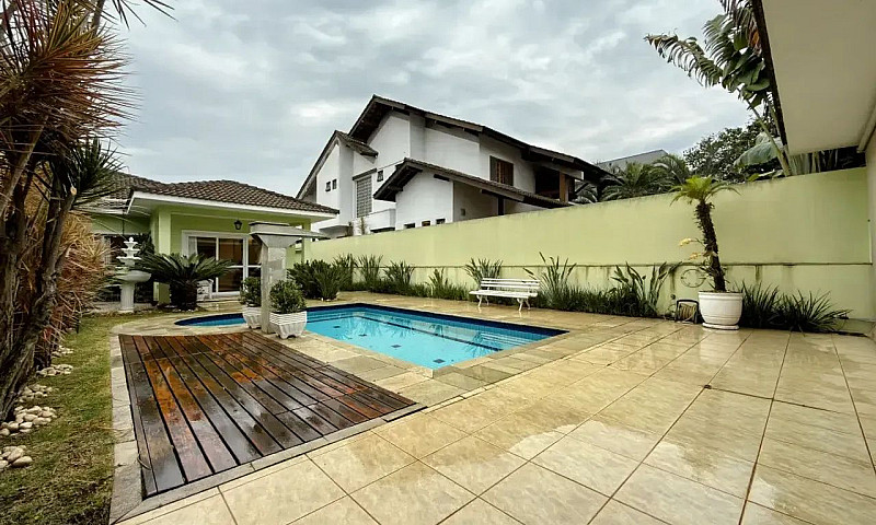 Casa Em Condomínio C...