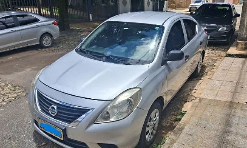 Nissan Versa S 1.6 1...