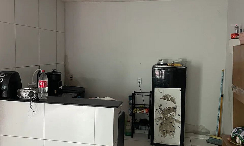 Vendo Vila Com 6 Cas...