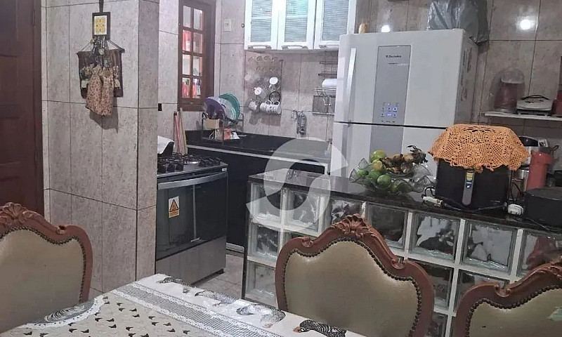 Casa Com 2 Dormitóri...