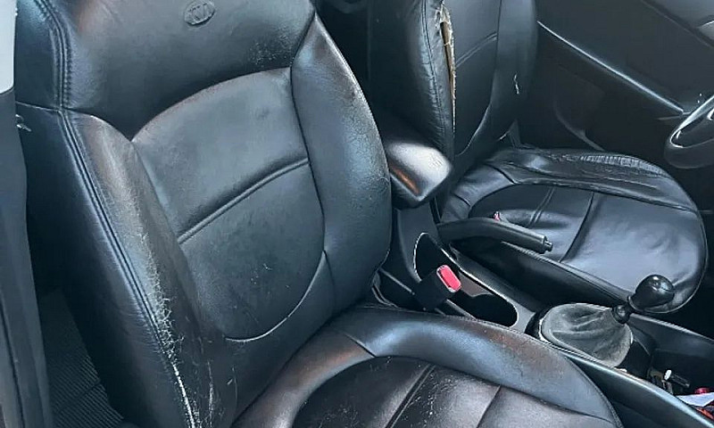 Kia Motors Cerato 1....