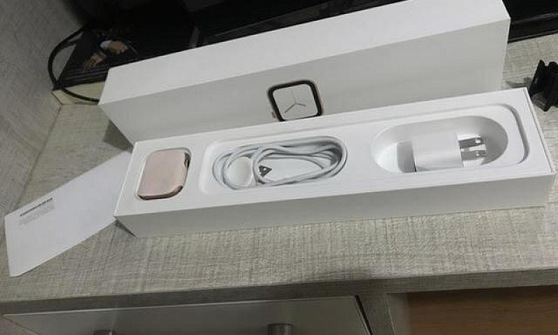 Apple Watch 4 Rosé...