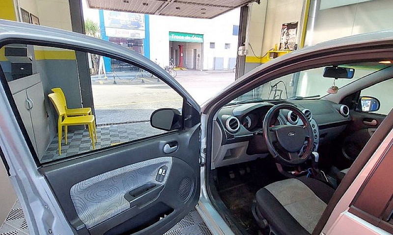 Fiesta 1.6 Class Com...