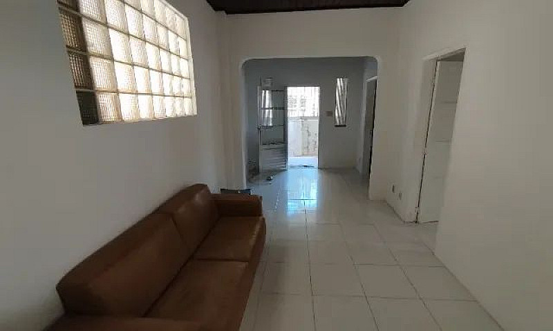 Casa No Rio Vermelho...