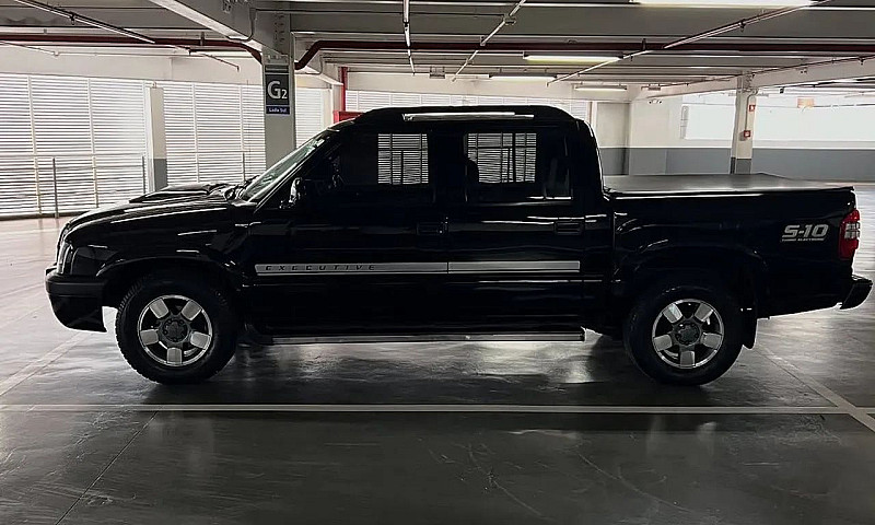 Chevrolet S10 Pick-U...