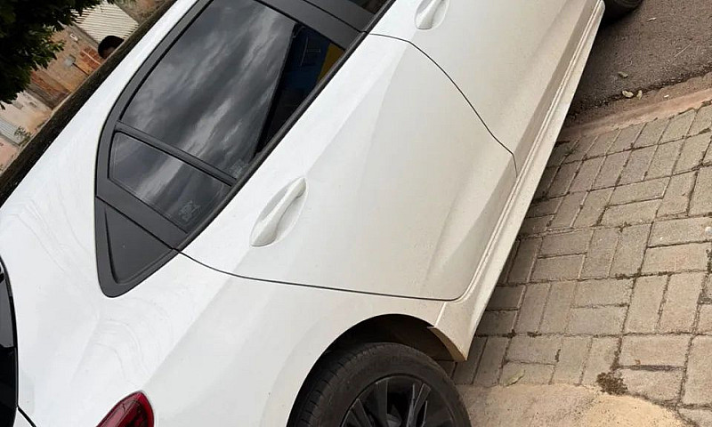 Chevrolet Onix Rs 1....