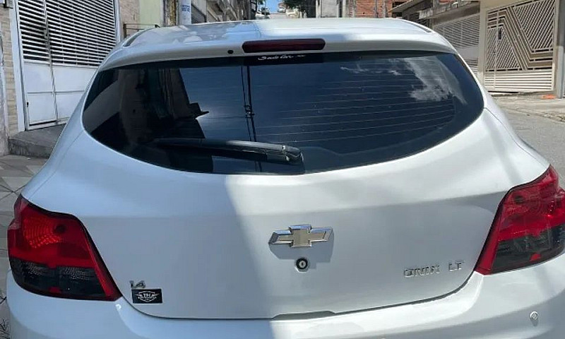 Chevrolet Onix Hatch...