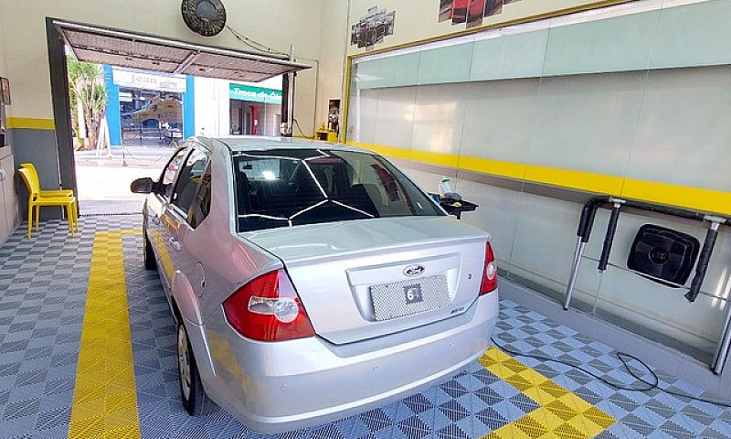 Fiesta 1.6 Class Com...