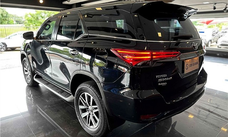 Toyota Hilux Sw4 201...