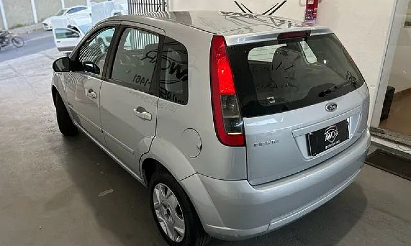 Fiesta Class 1.6 Com...