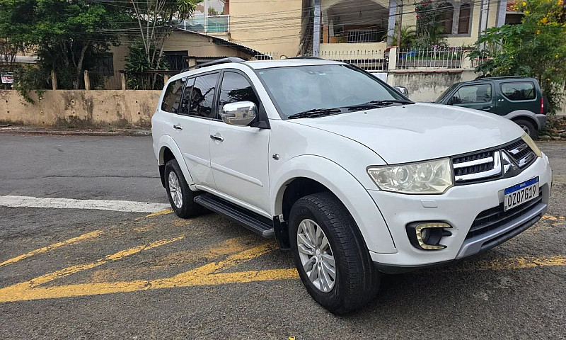 Mitsubishi Pajero Da...