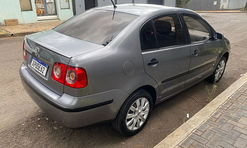 Volkswagen Polo Seda...