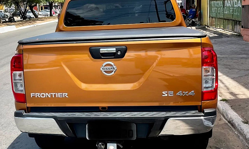 Nissan Frontier Se C...