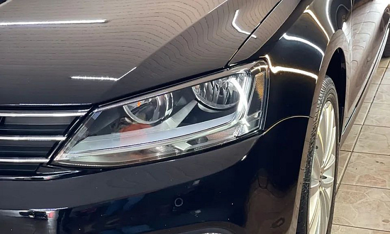 Volkswagen Jetta Com...