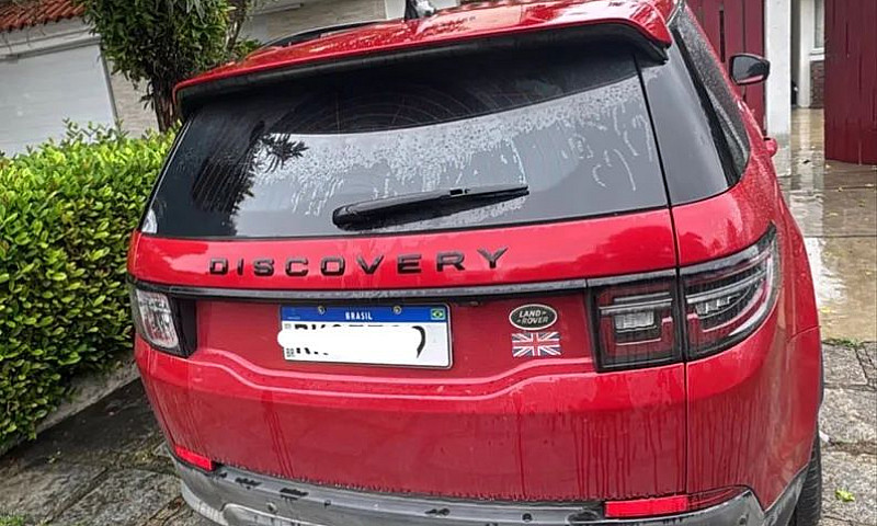 Land Rover Discovery...