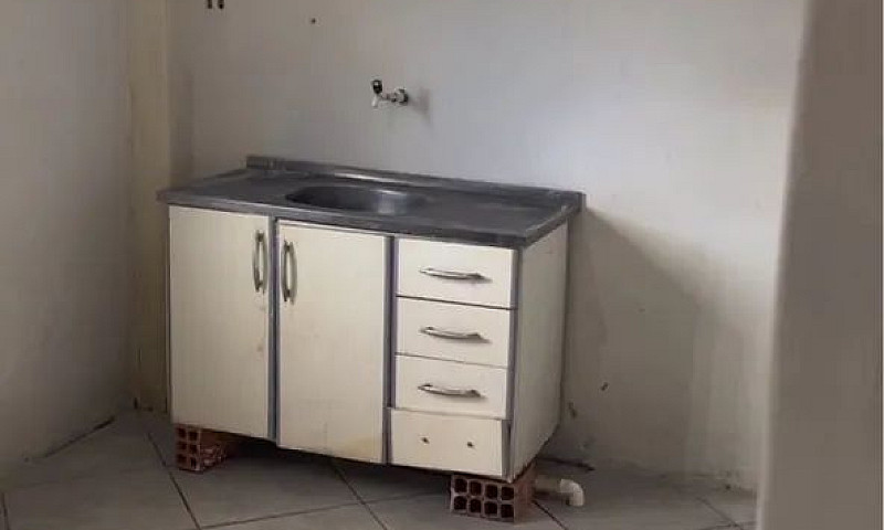 Alugo Casa Próximo À...