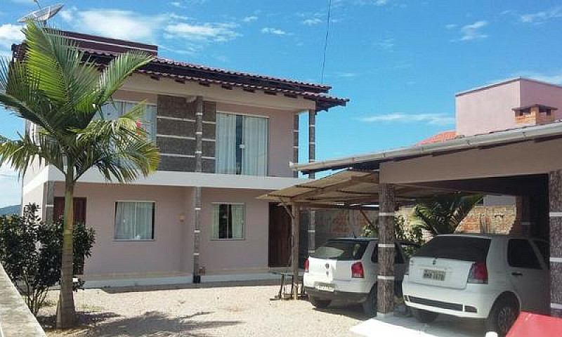 Ampla Casa Com Sala ...