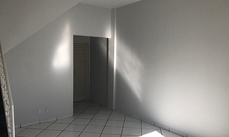 Aluga-Se Sobrado...