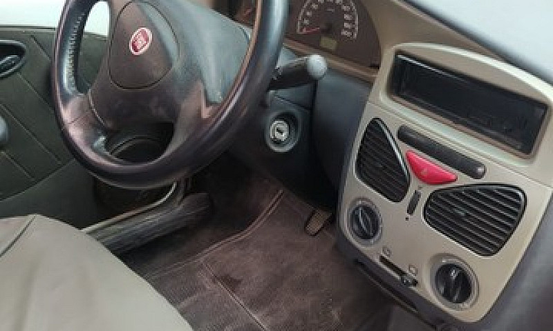 Fiat Strada 2012...