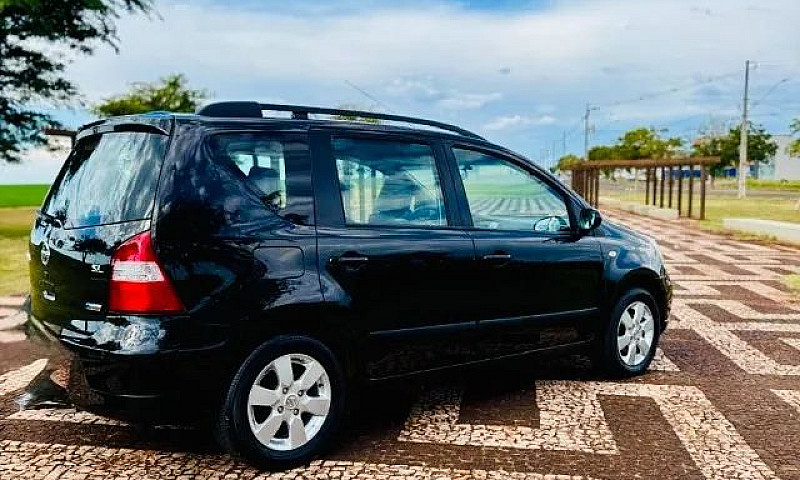 Nissan Livina Sl 1.8...