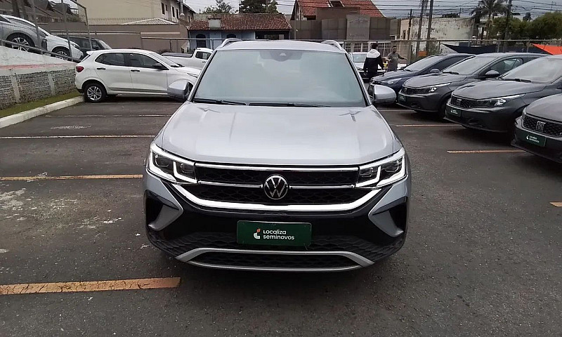 Volkswagen Taos 2023...