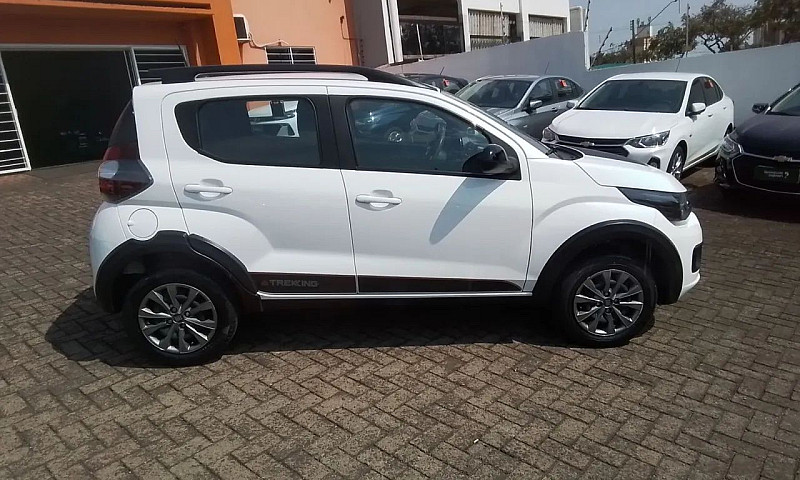 Fiat Mobi Trekking 1...