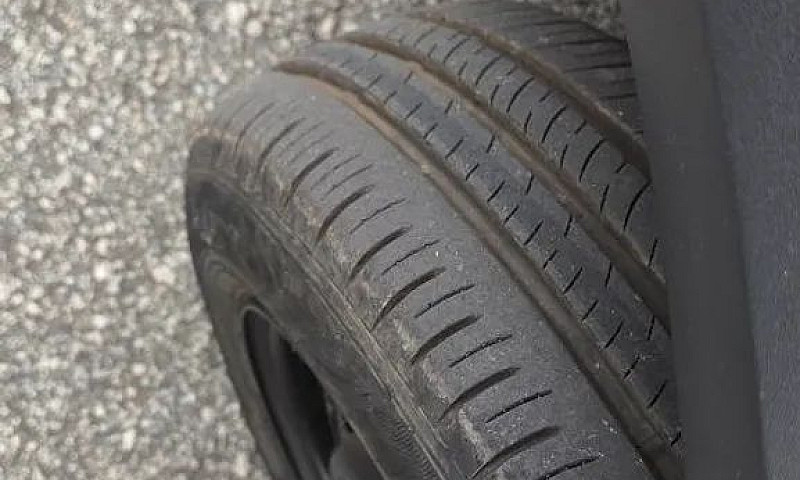 Volkswagen Saveiro 1...