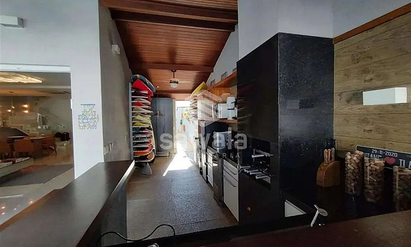 Casa À Venda Com 400...