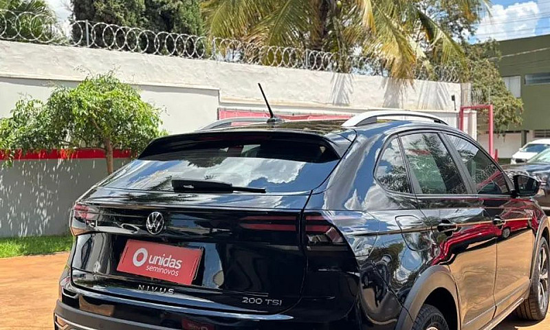 Volkswagen Nivus Hig...